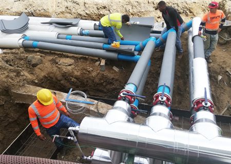 Instalación de agua helada en la obra del ITSE, Instituto Técnico Superior Especializado